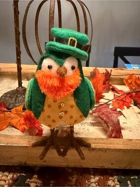 Featherly Feiends “Goldy” St. Patrick’s Day Hatched 2019~Retired~New